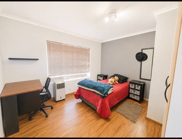 4 BEDROOM FREEHOLD FOR SALE IN MEYERTON CENTRAL